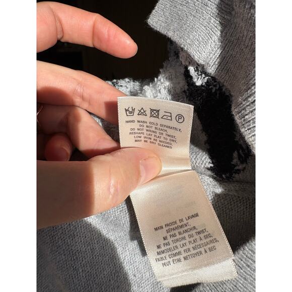 Anthro / HWR Monogram Wool Blend Cute as a‎ Button Tree Split Hem Sweater - XS - Picture 9 of 9